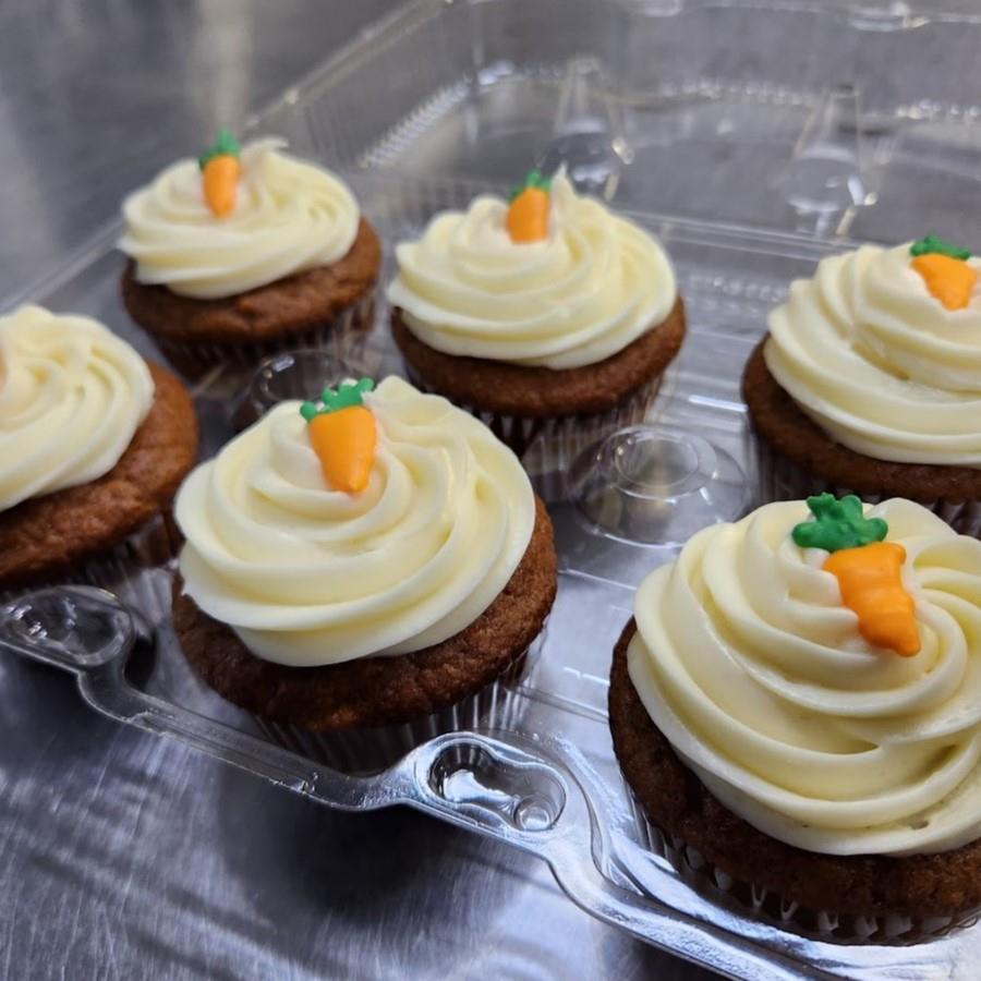 TOTALLY GLUTEN FREE CARROT CUPCAKES w CREAM CHEESE ICING - 6 PACK